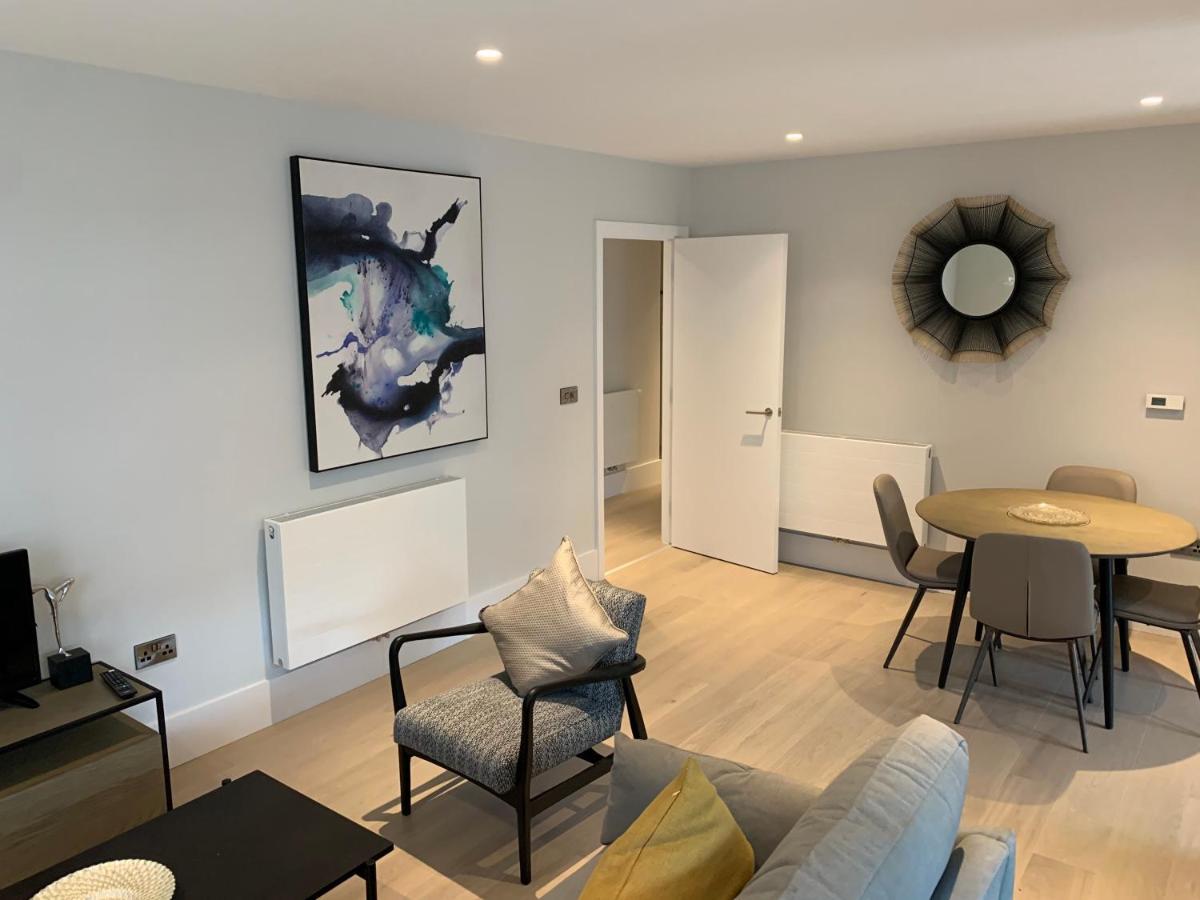 Heathrow North Apartments By Charles Hope Hounslow Ngoại thất bức ảnh