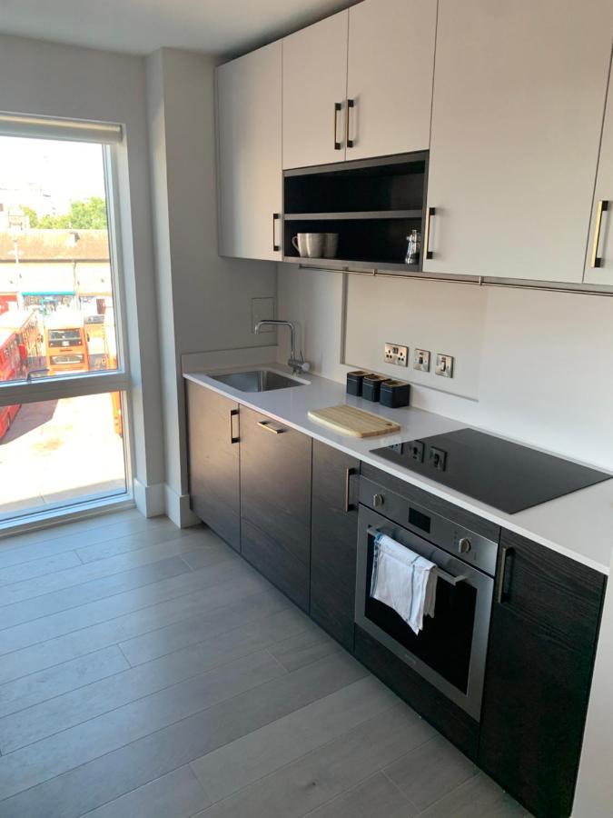 Heathrow North Apartments By Charles Hope Hounslow Ngoại thất bức ảnh