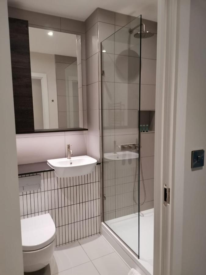 Heathrow North Apartments By Charles Hope Hounslow Ngoại thất bức ảnh